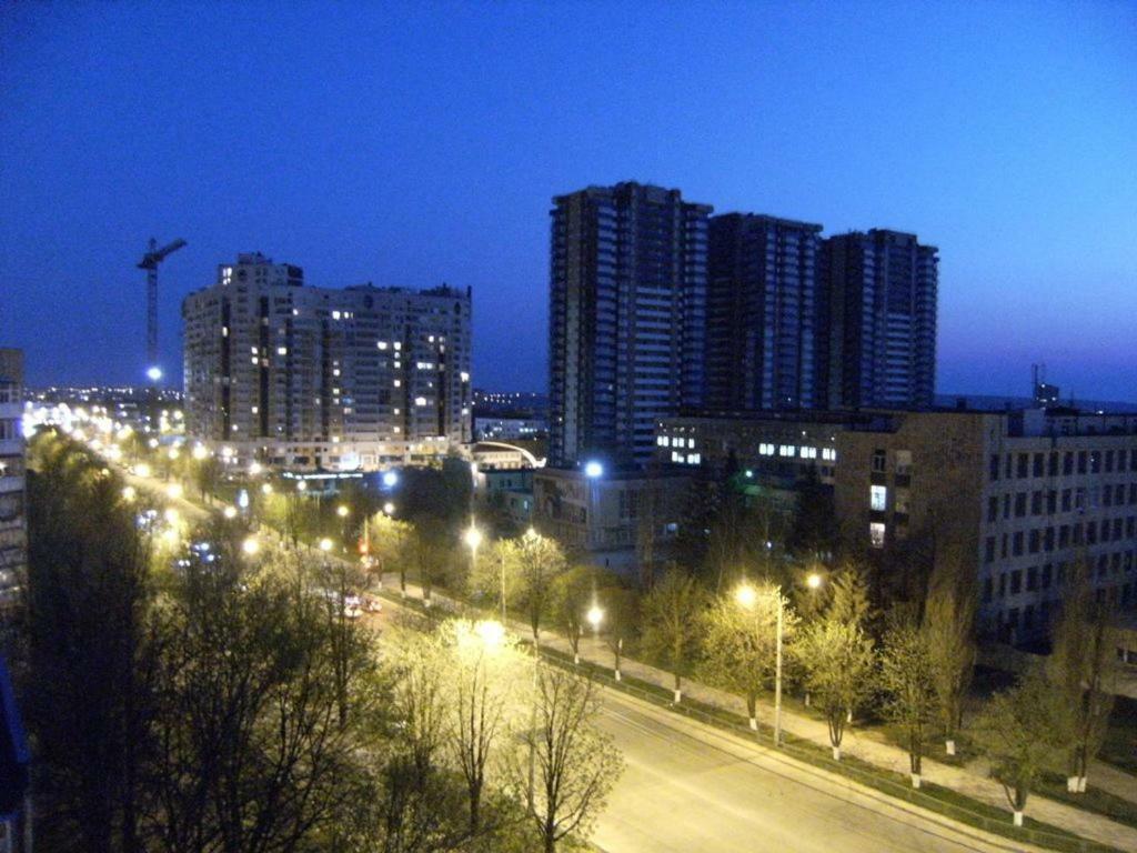 Modern Apartment With Panoramic View Near Metro 23August Charkov Exteriér fotografie